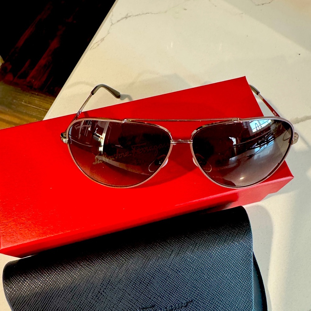 Salvatore Ferragamo Aviator sunglasses